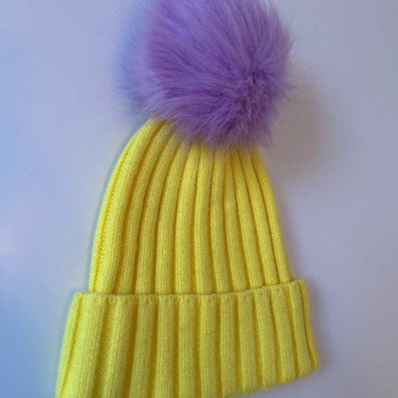 Pom Pom beanie - Picture 2 of 6